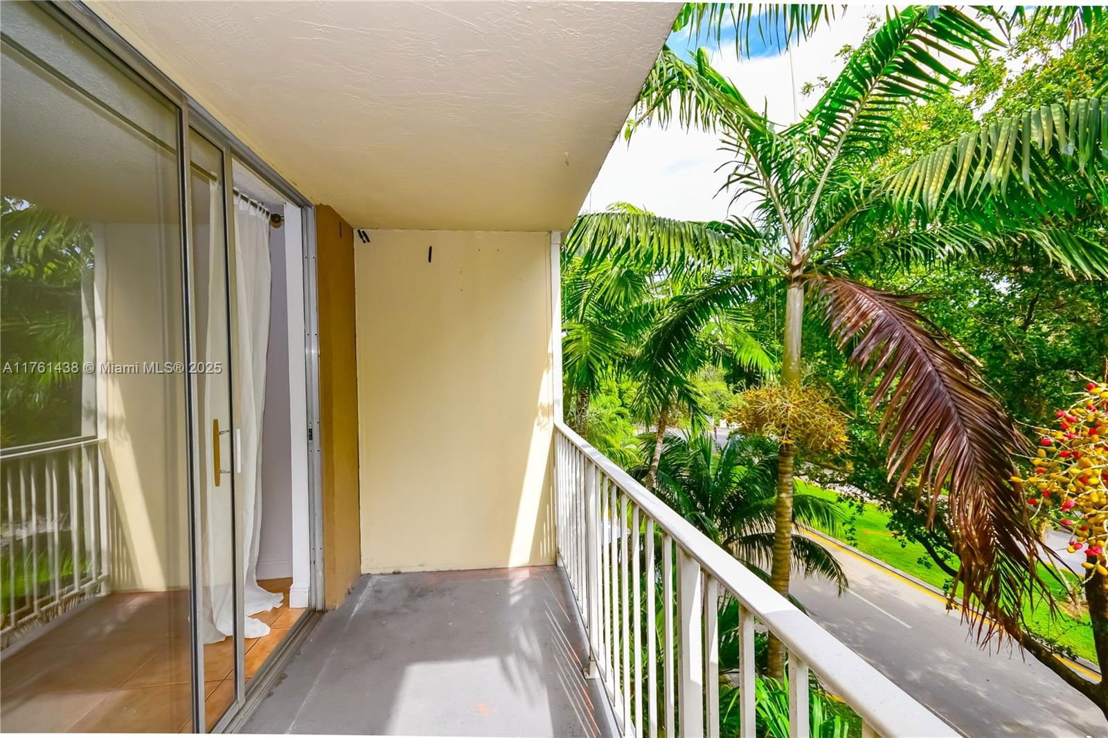 Real estate property located at 1805 Sans Souci Blvd #407, Miami-dade, Bayview Palms Condo, North Miami, FL