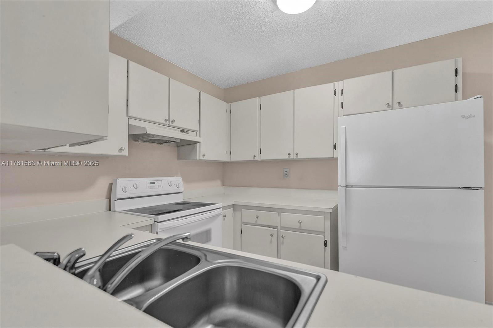 Real estate property located at 301 Palm Way #108, Broward, Palms Of Pembroke Condo, Pembroke Pines, FL