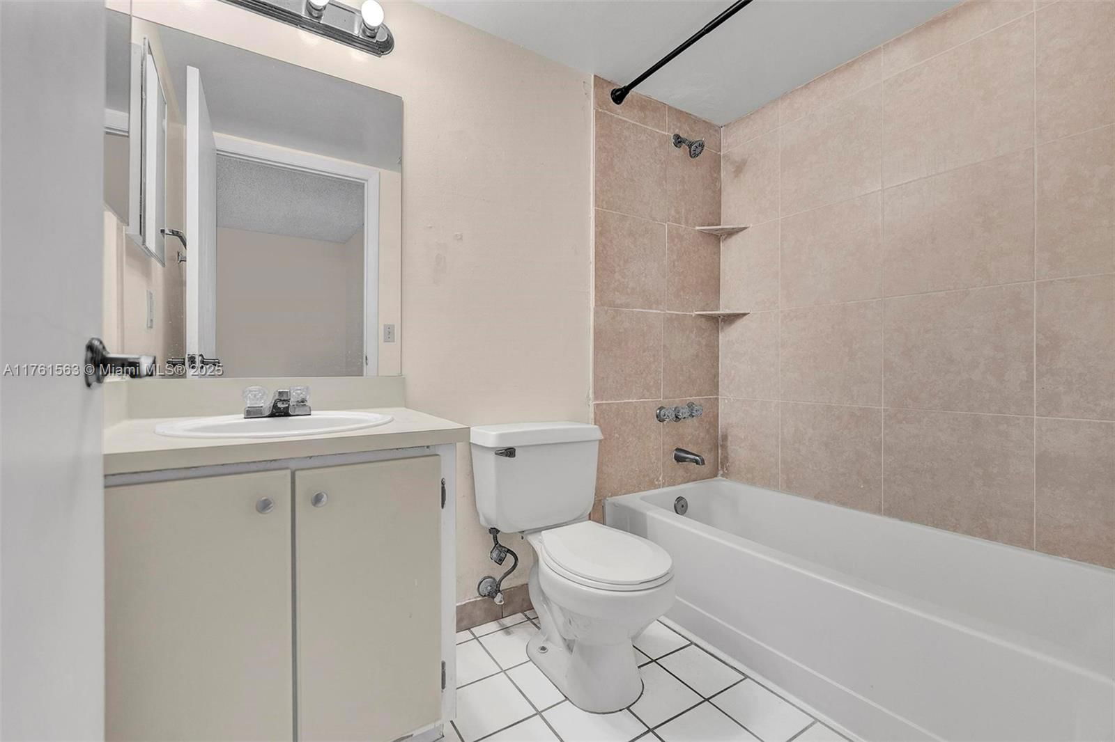 Real estate property located at 301 Palm Way #108, Broward, Palms Of Pembroke Condo, Pembroke Pines, FL