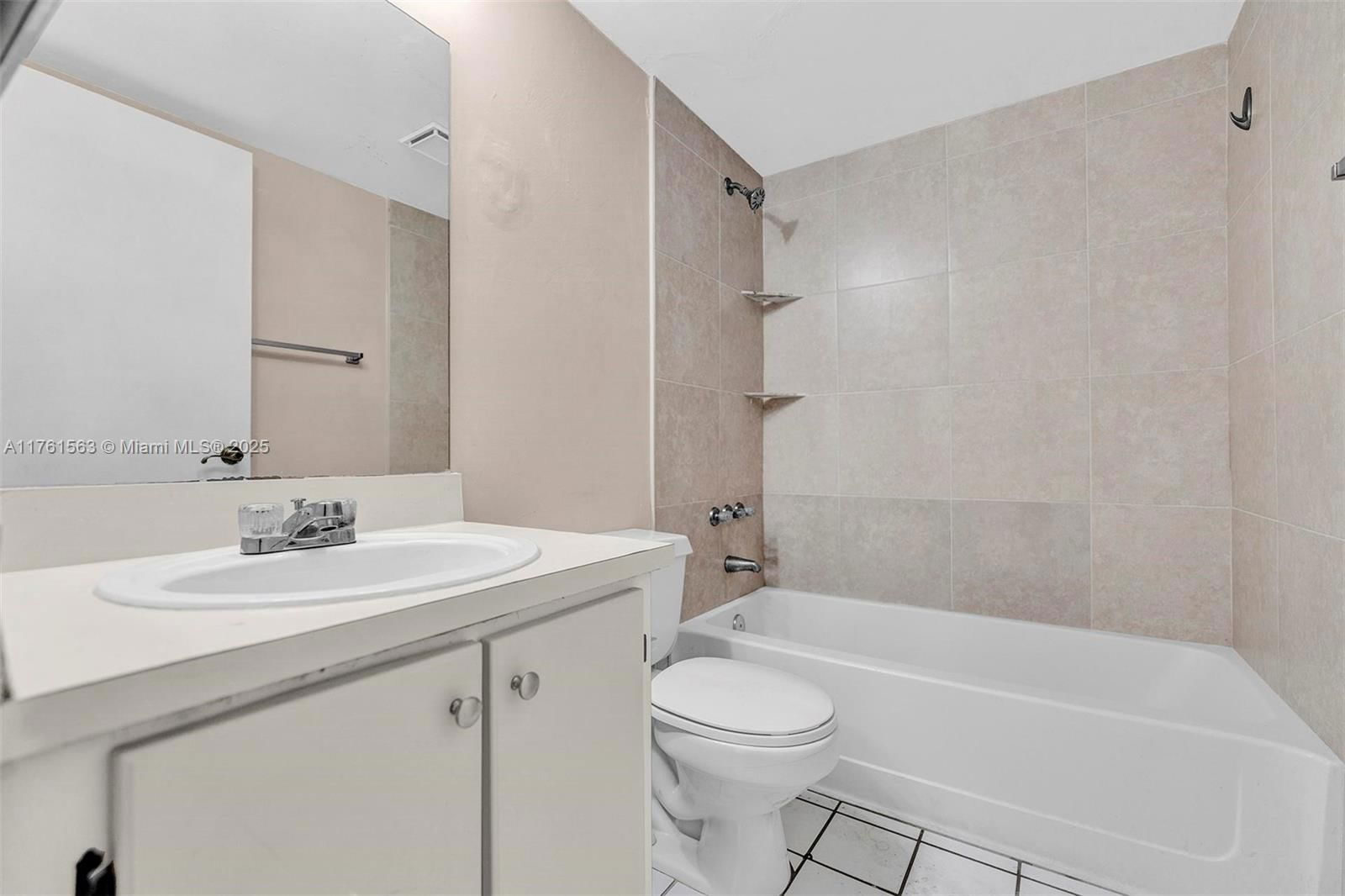 Real estate property located at 301 Palm Way #108, Broward, Palms Of Pembroke Condo, Pembroke Pines, FL