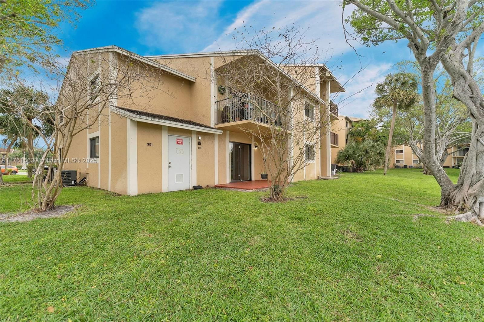 Real estate property located at 301 Palm Way #108, Broward, Palms Of Pembroke Condo, Pembroke Pines, FL