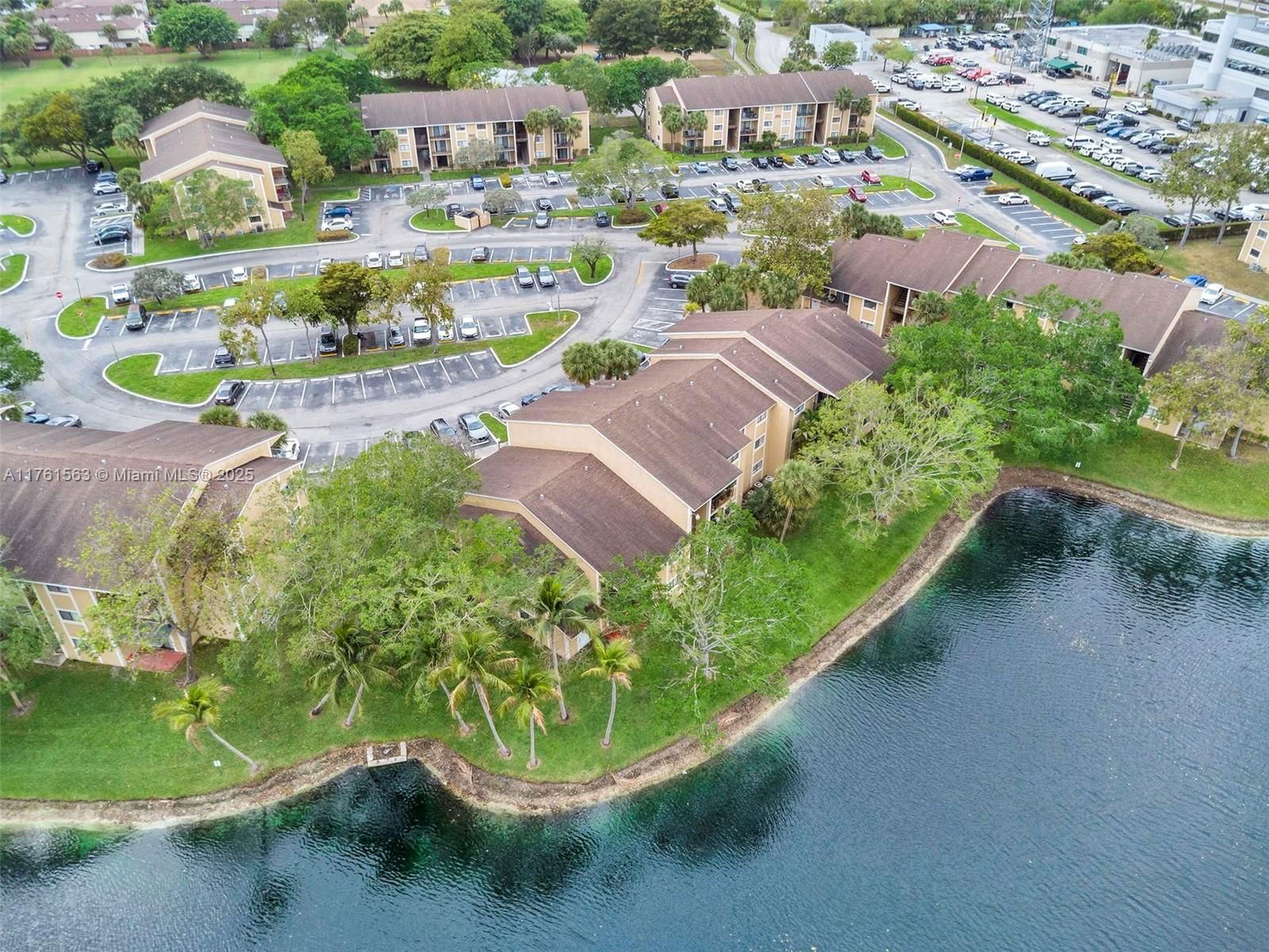 Real estate property located at 301 Palm Way #108, Broward, Palms Of Pembroke Condo, Pembroke Pines, FL