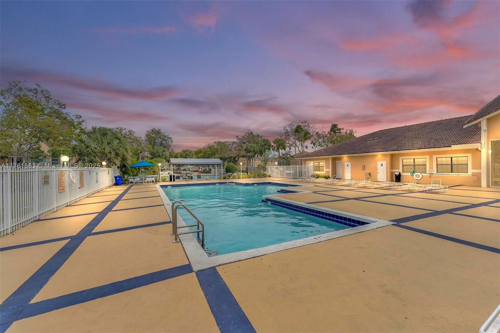 Real estate property located at 301 Palm Way #108, Broward, Palms Of Pembroke Condo, Pembroke Pines, FL