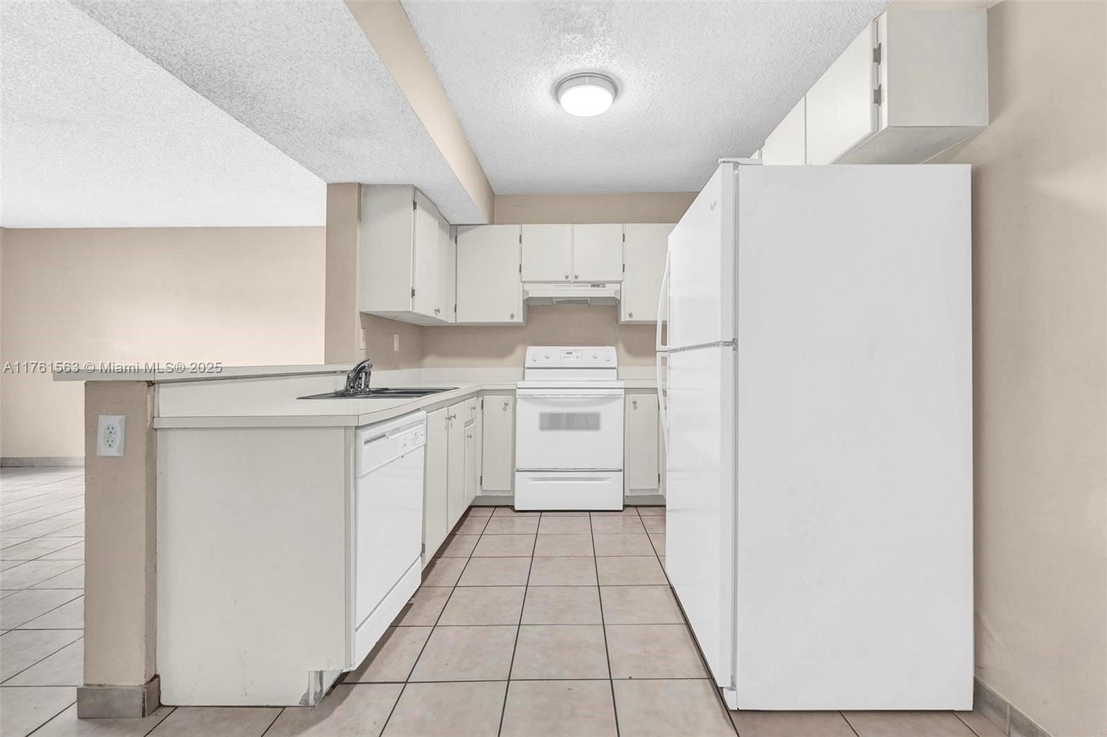 Real estate property located at 301 Palm Way #108, Broward, Palms Of Pembroke Condo, Pembroke Pines, FL