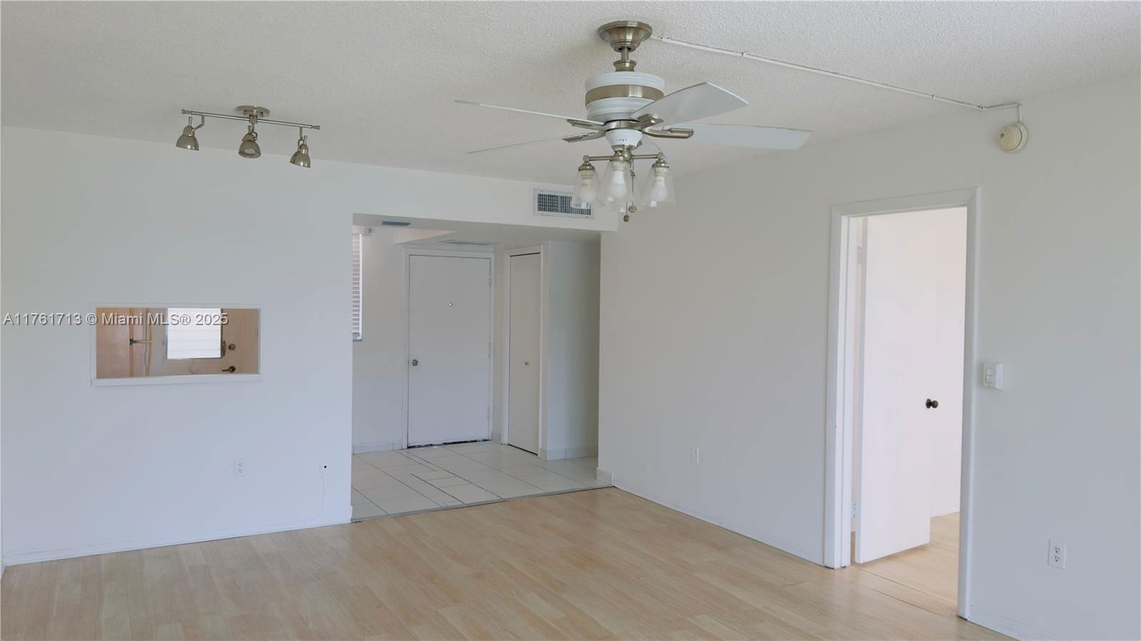 Real estate property located at 2851 Leonard Dr J204, Miami-dade, Point East Sec Ii Condo, Aventura, FL