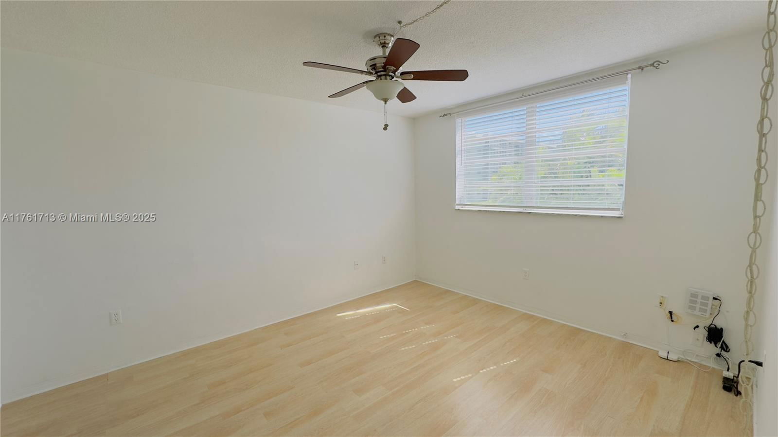 Real estate property located at 2851 Leonard Dr J204, Miami-dade, Point East Sec Ii Condo, Aventura, FL