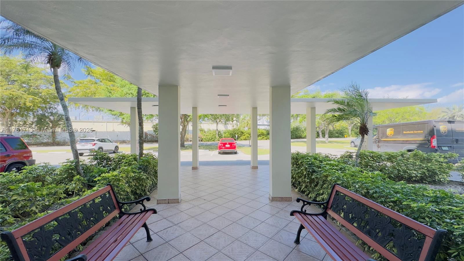 Real estate property located at 2851 Leonard Dr J204, Miami-dade, Point East Sec Ii Condo, Aventura, FL
