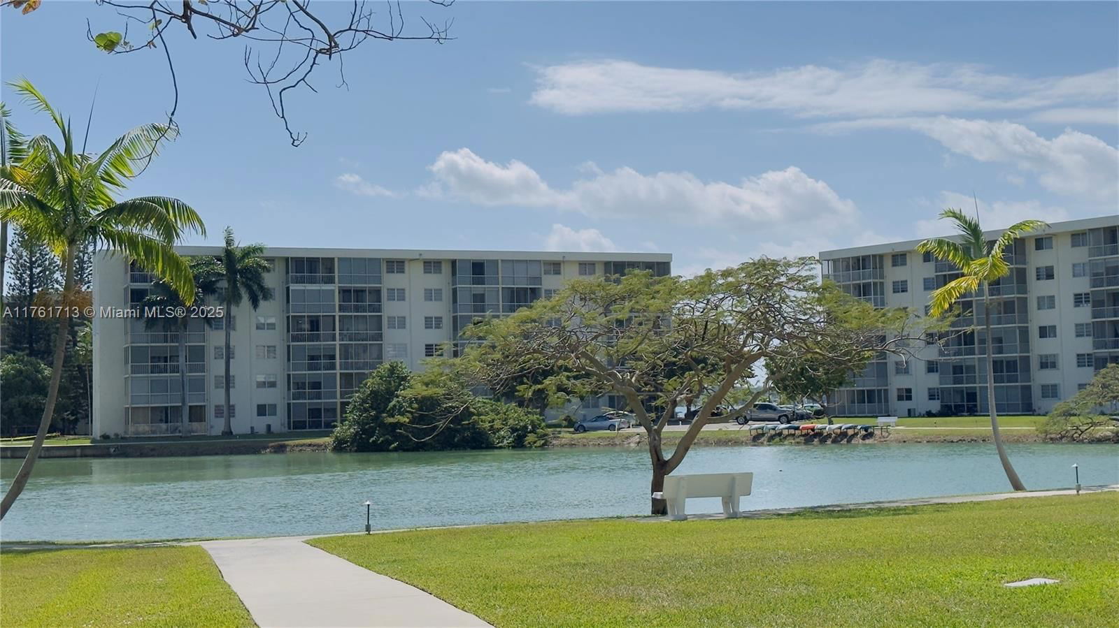 Real estate property located at 2851 Leonard Dr J204, Miami-dade, Point East Sec Ii Condo, Aventura, FL