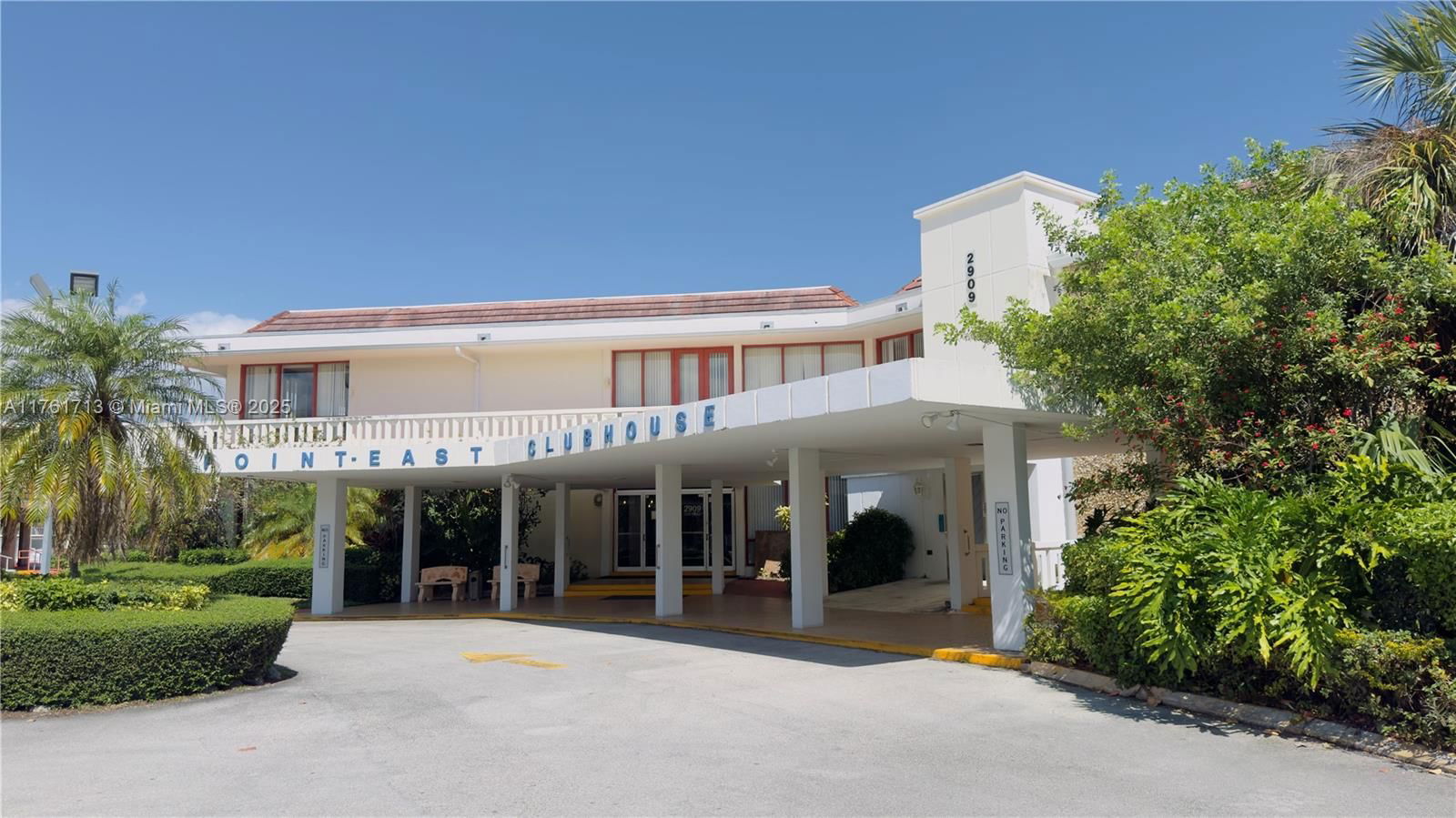 Real estate property located at 2851 Leonard Dr J204, Miami-dade, Point East Sec Ii Condo, Aventura, FL