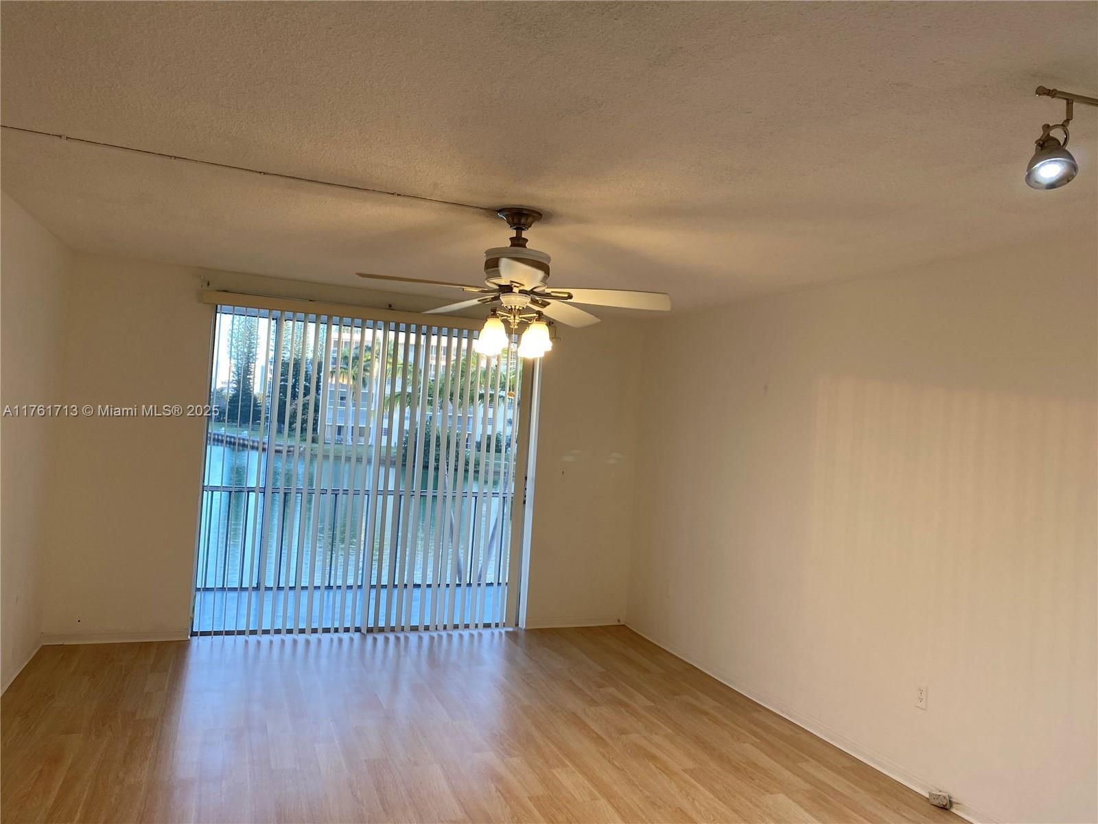 Real estate property located at 2851 Leonard Dr J204, Miami-dade, Point East Sec Ii Condo, Aventura, FL