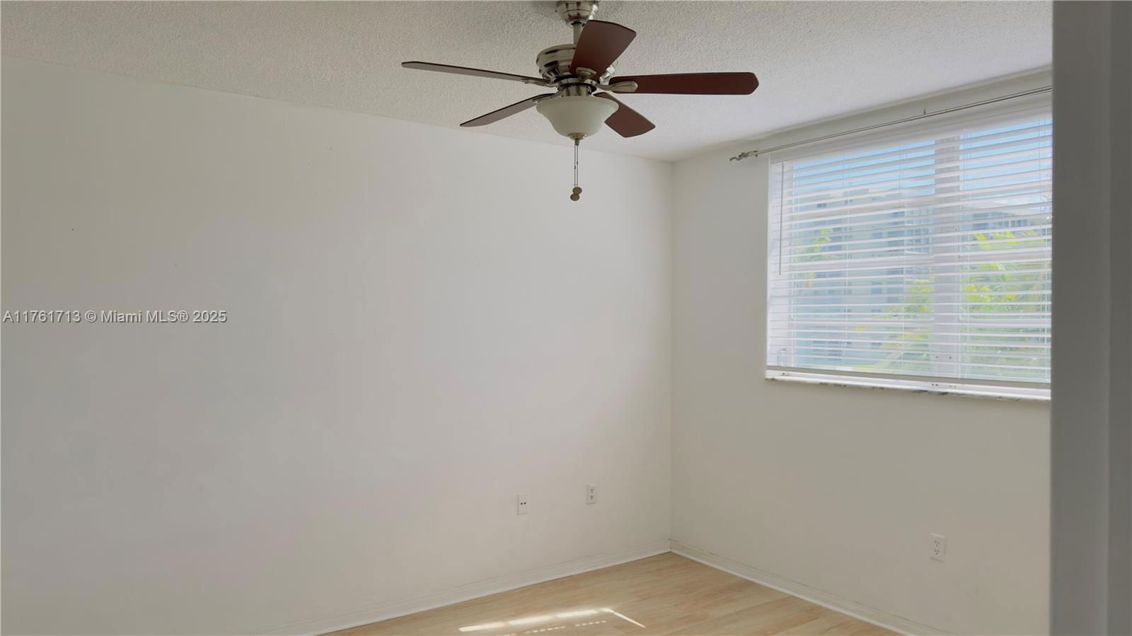 Real estate property located at 2851 Leonard Dr J204, Miami-dade, Point East Sec Ii Condo, Aventura, FL