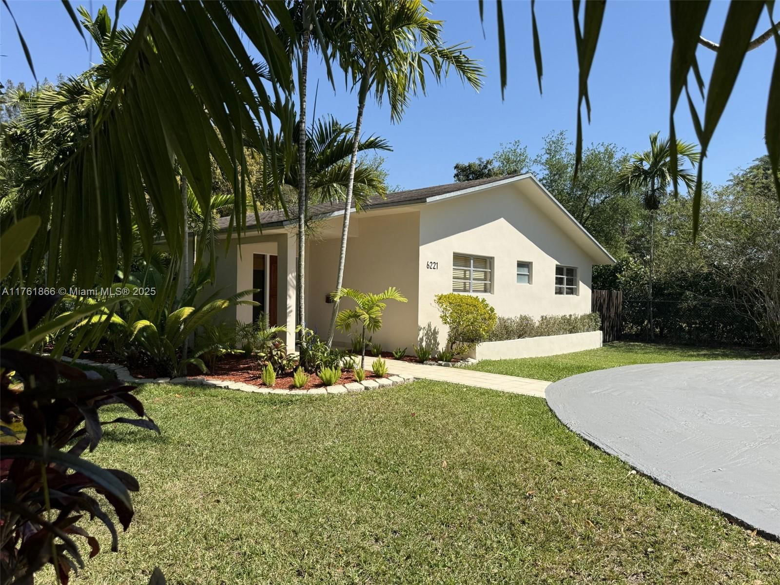 Real estate property located at 6221 58 St, Miami-dade, Cambridge Lawns, South Miami, FL