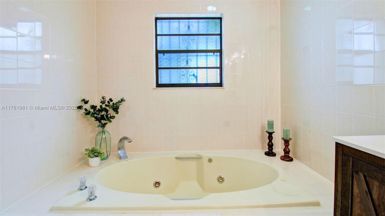 Real estate property located at 6110 Waterway, Miami-dade, Central Miami Pt 1, Miami, FL