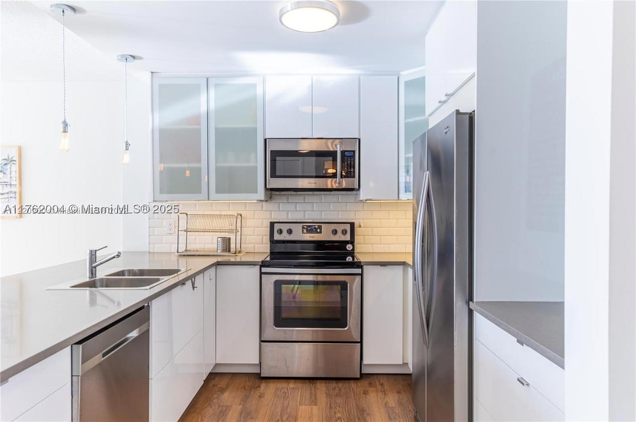 Real estate property located at , Miami-dade, The Pavilion Condo, Miami Beach, FL
