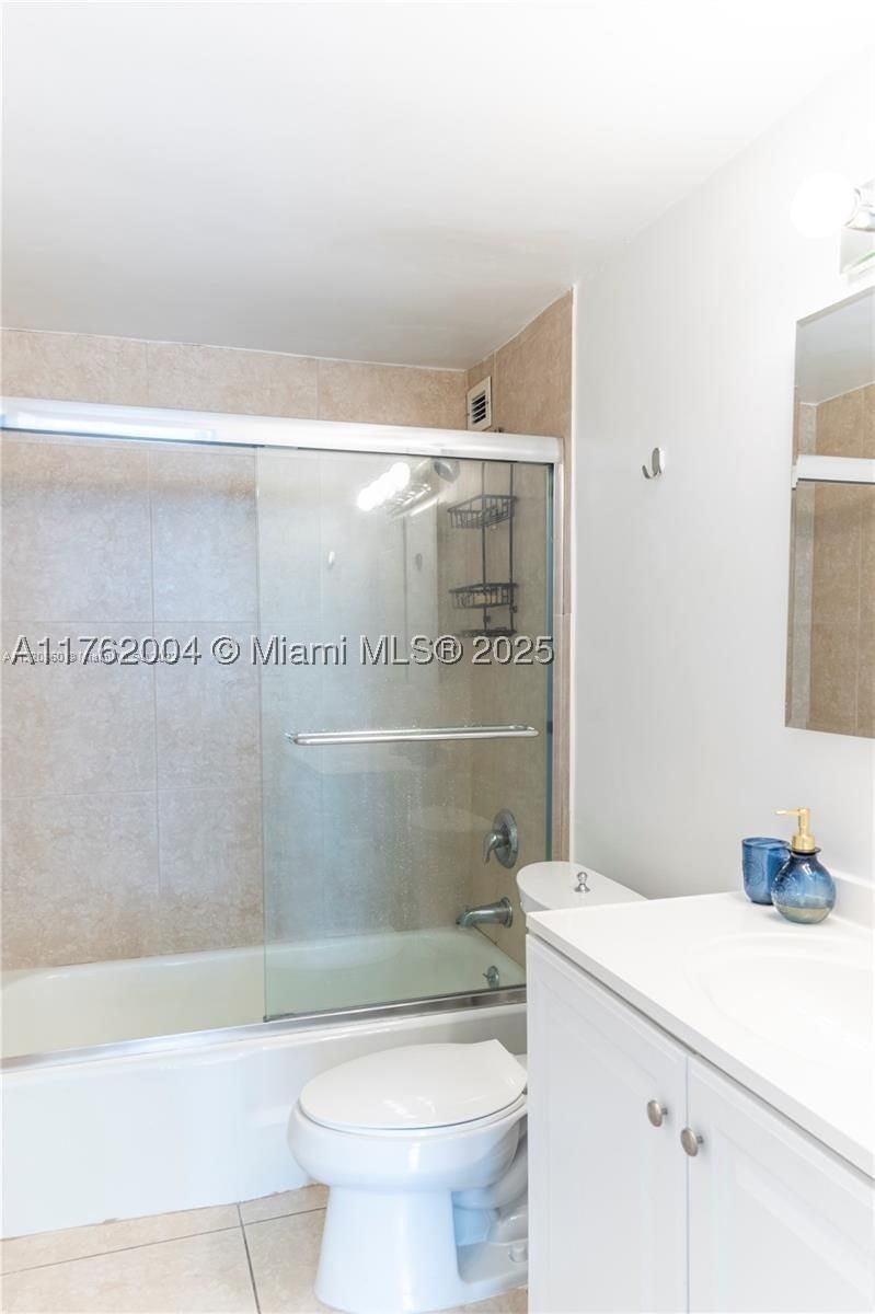 Real estate property located at , Miami-dade, The Pavilion Condo, Miami Beach, FL