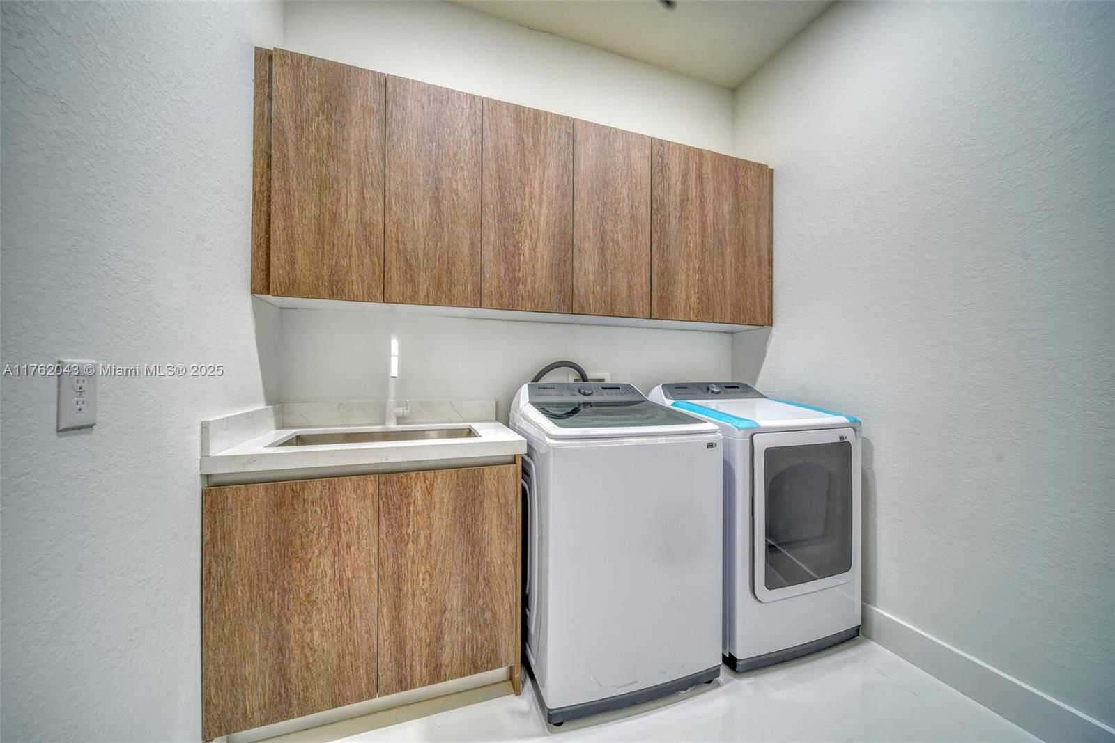 Real estate property located at 601 SW 13TH ST, Lee, Cape Coral, Cape Coral, FL