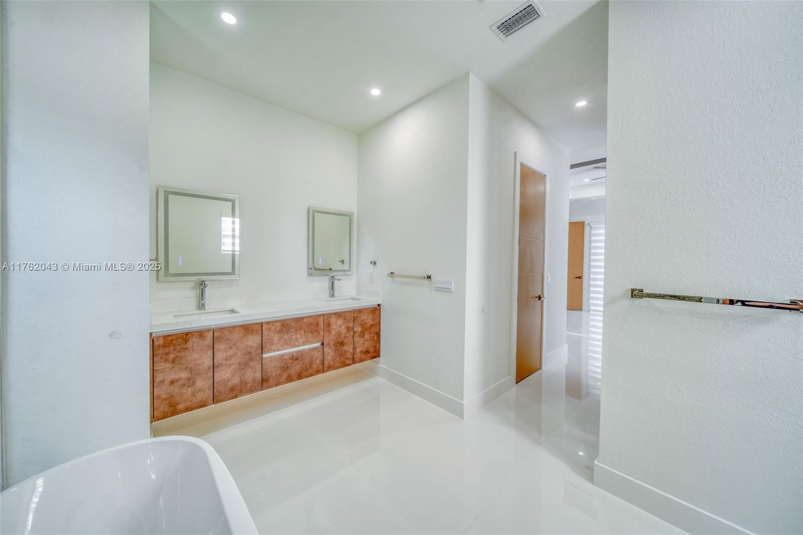 Real estate property located at 601 SW 13TH ST, Lee, Cape Coral, Cape Coral, FL