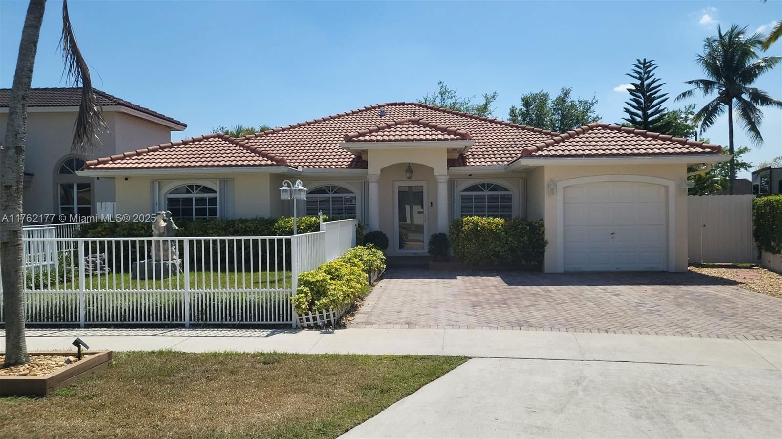 Real estate property located at 14384 167th Ter, Miami-dade, Laguna Ponds Sec 2, Miami, FL