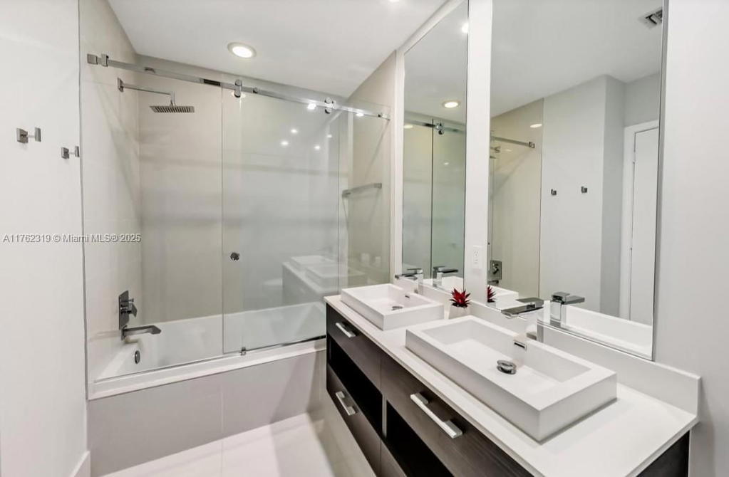 Real estate property located at 45 9th St #4104, Miami-dade, Brickell Heights East Con, Miami, FL