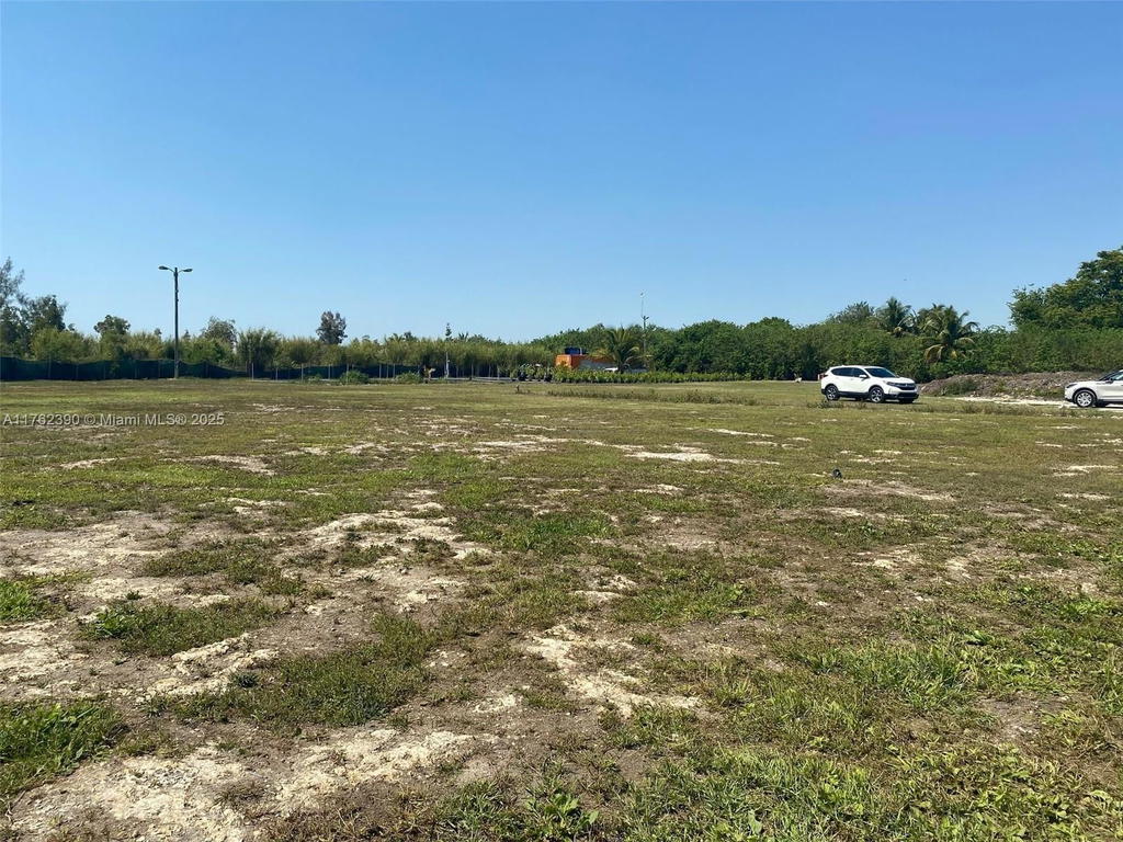 Real estate property located at 20701 136th St, Miami-dade, N/a, Miami, FL