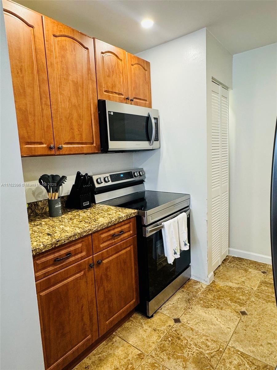 Real estate property located at 8630 3rd St #204, Broward, Windmill Lakes Ii Condo, Pembroke Pines, FL