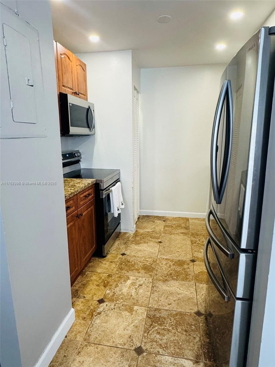 Real estate property located at 8630 3rd St #204, Broward, Windmill Lakes Ii Condo, Pembroke Pines, FL