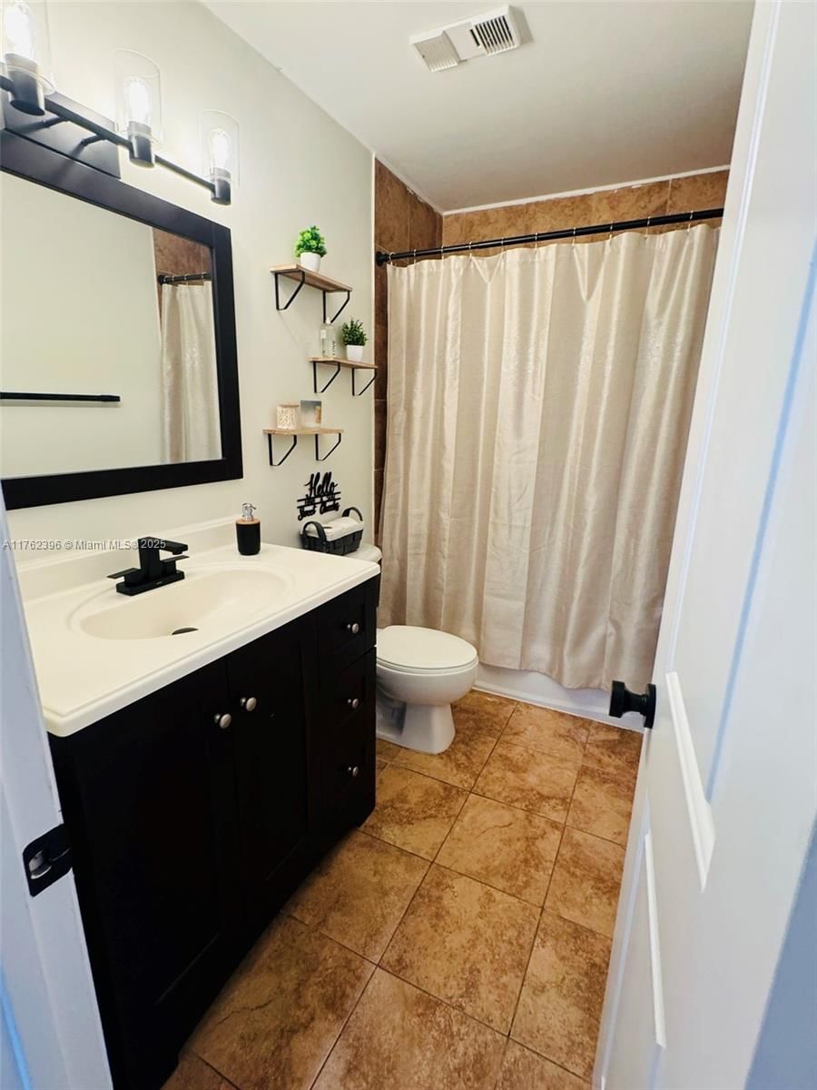 Real estate property located at 8630 3rd St #204, Broward, Windmill Lakes Ii Condo, Pembroke Pines, FL