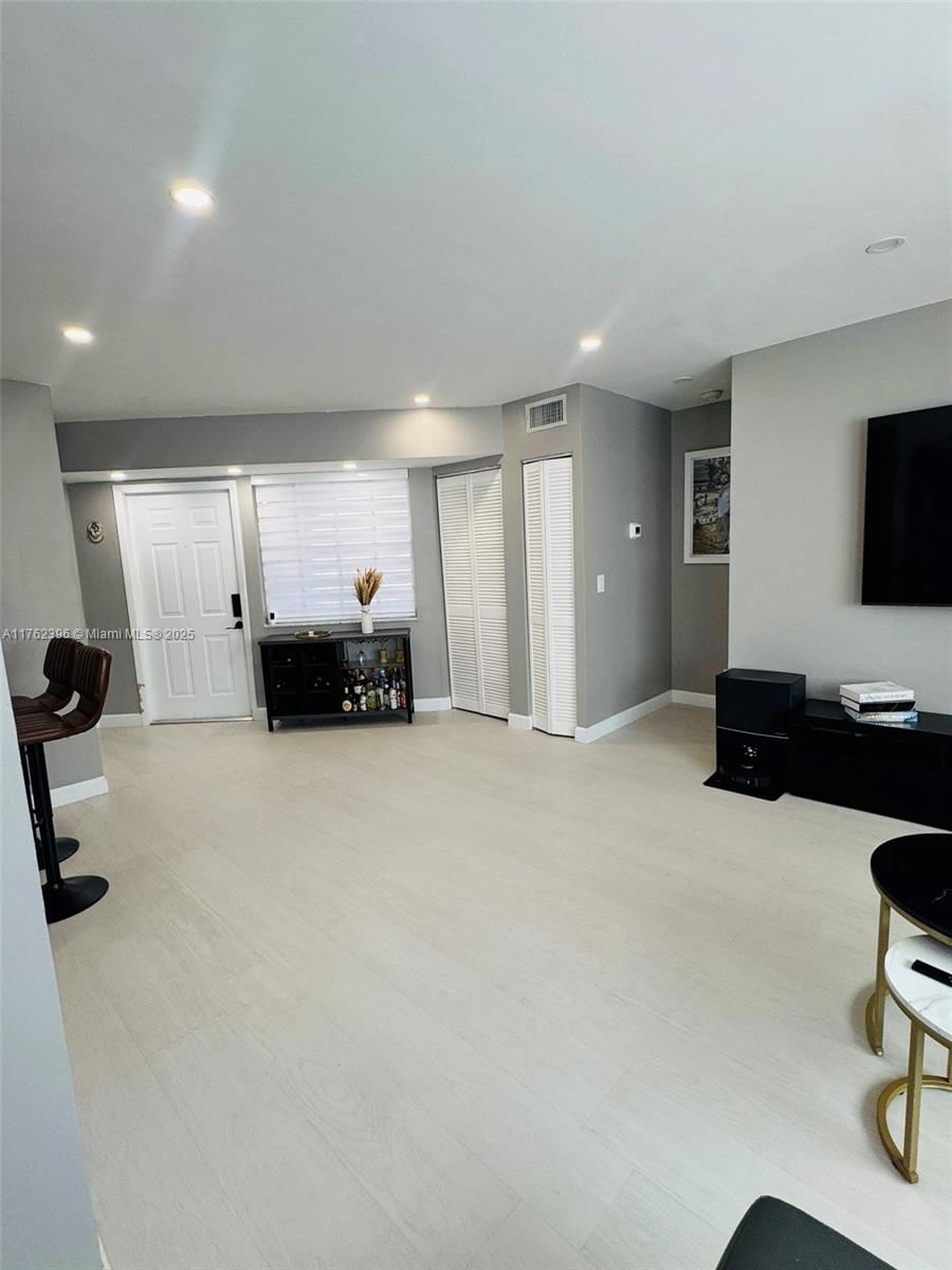 Real estate property located at 8630 3rd St #204, Broward, Windmill Lakes Ii Condo, Pembroke Pines, FL