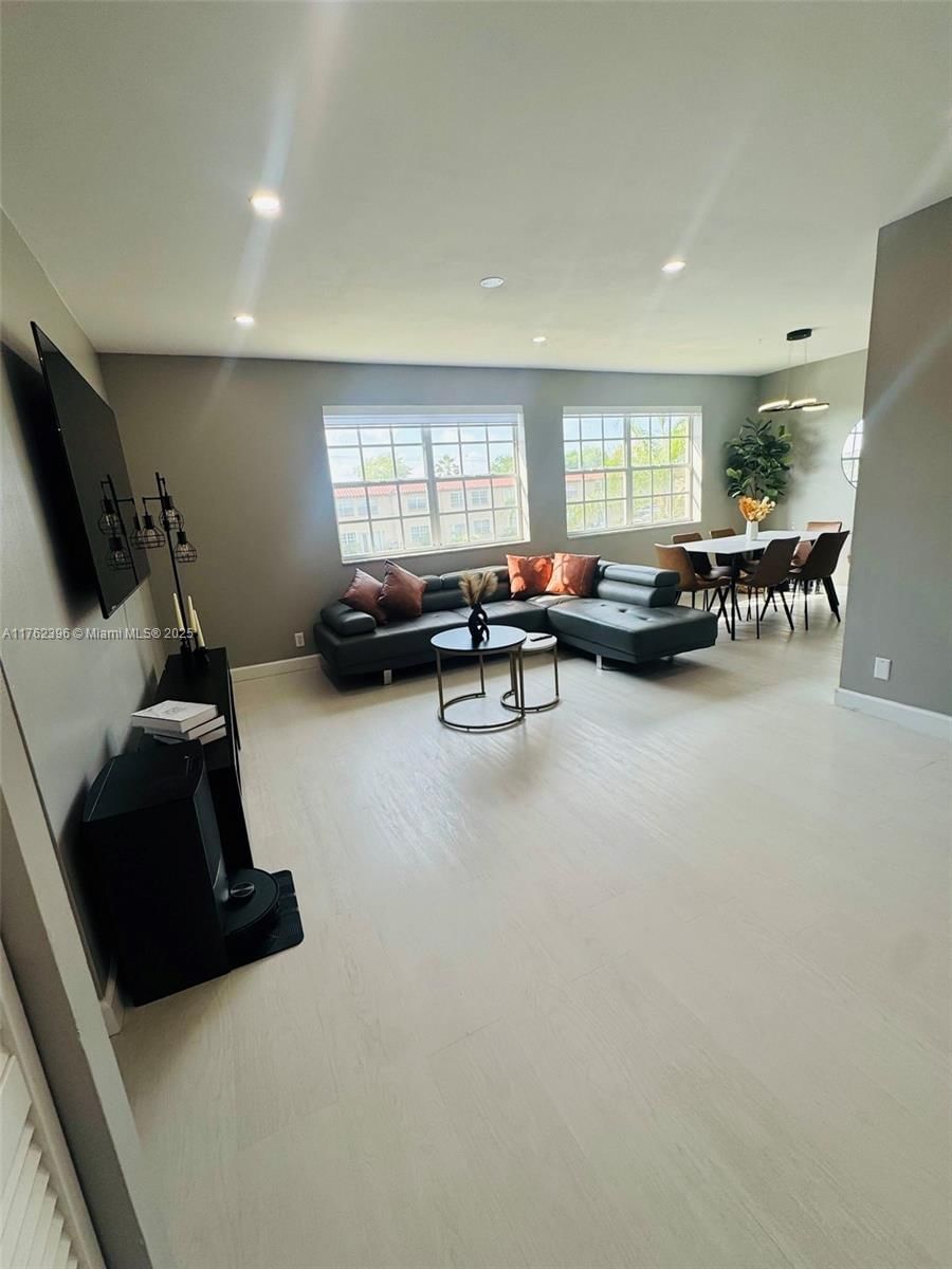 Real estate property located at 8630 3rd St #204, Broward, Windmill Lakes Ii Condo, Pembroke Pines, FL