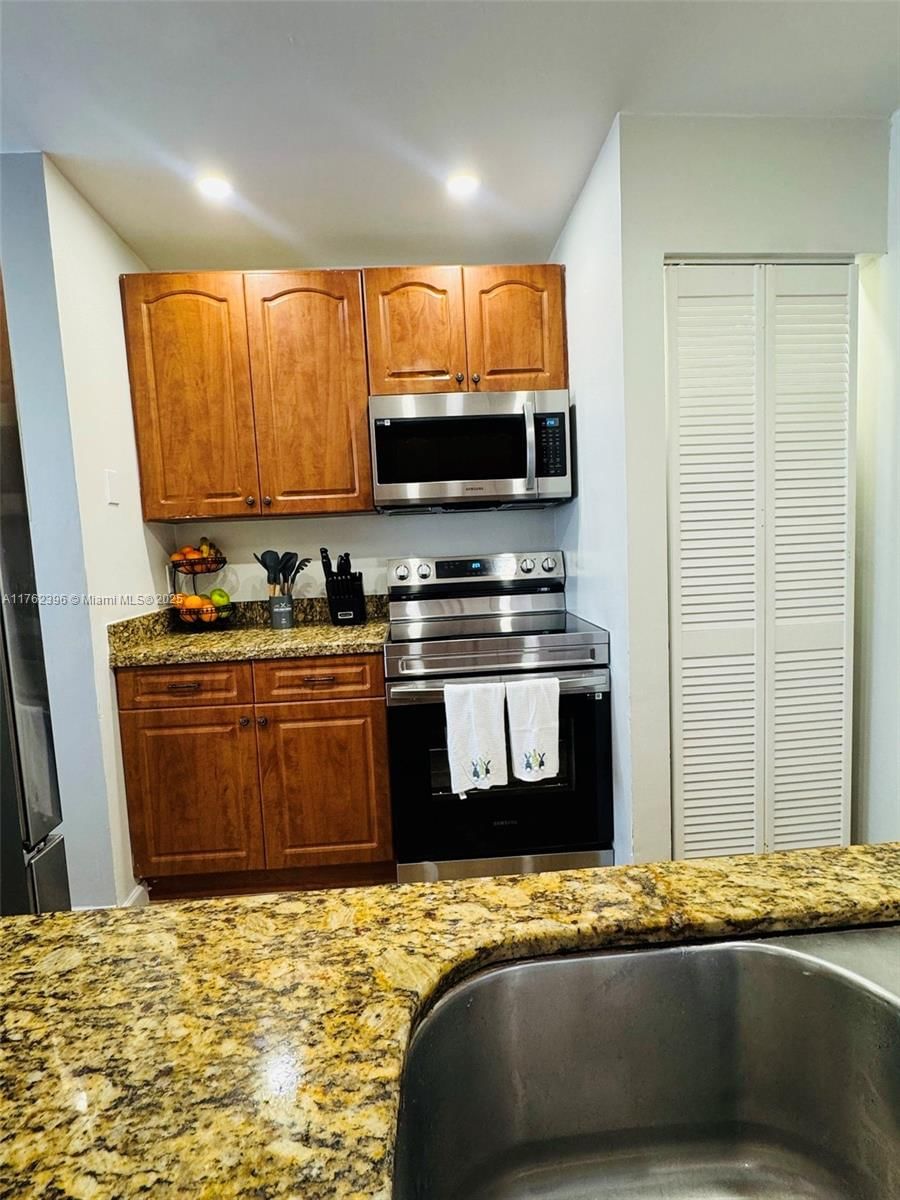 Real estate property located at 8630 3rd St #204, Broward, Windmill Lakes Ii Condo, Pembroke Pines, FL