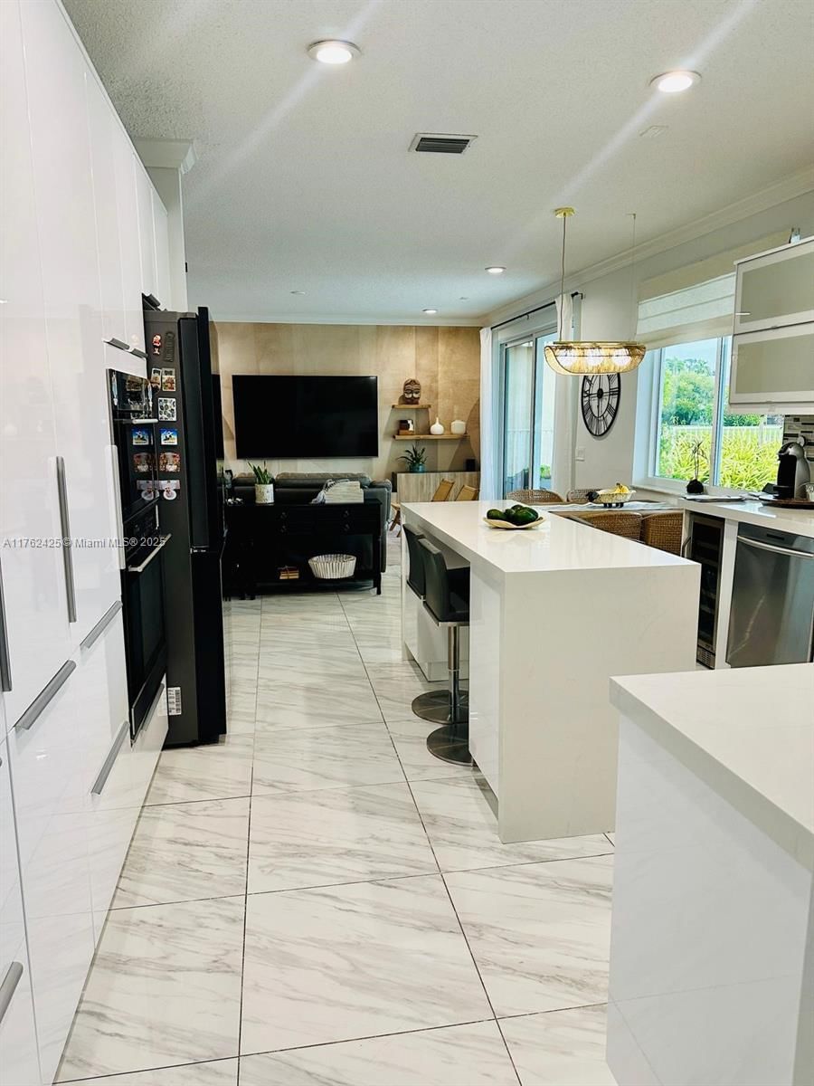 Real estate property located at 1652 Orchid Bnd, Broward, Sector 2-parcels 1 2 3 4, Weston, FL