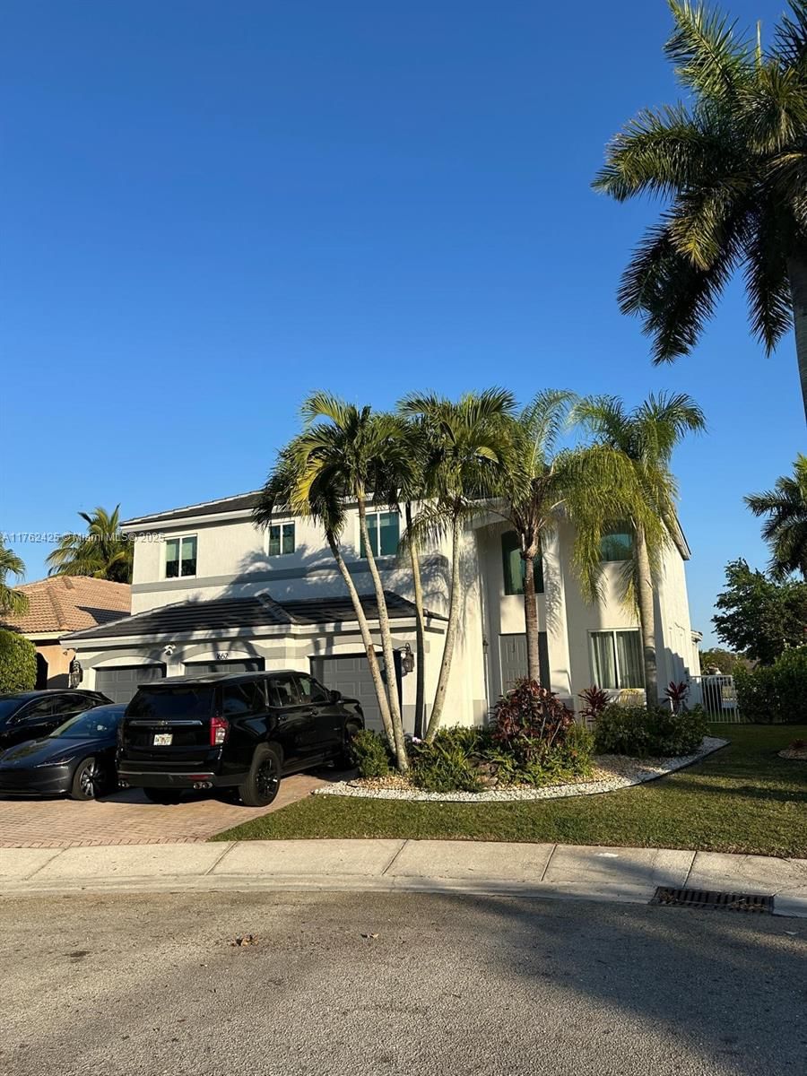 Real estate property located at 1652 Orchid Bnd, Broward, Sector 2-parcels 1 2 3 4, Weston, FL