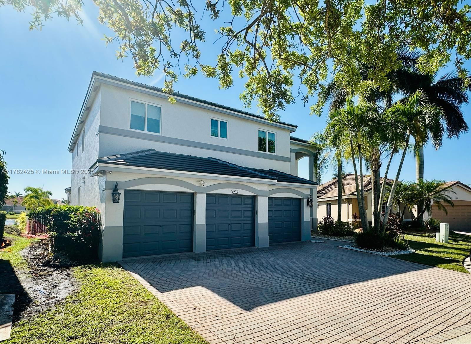 Real estate property located at 1652 Orchid Bnd, Broward, Sector 2-parcels 1 2 3 4, Weston, FL