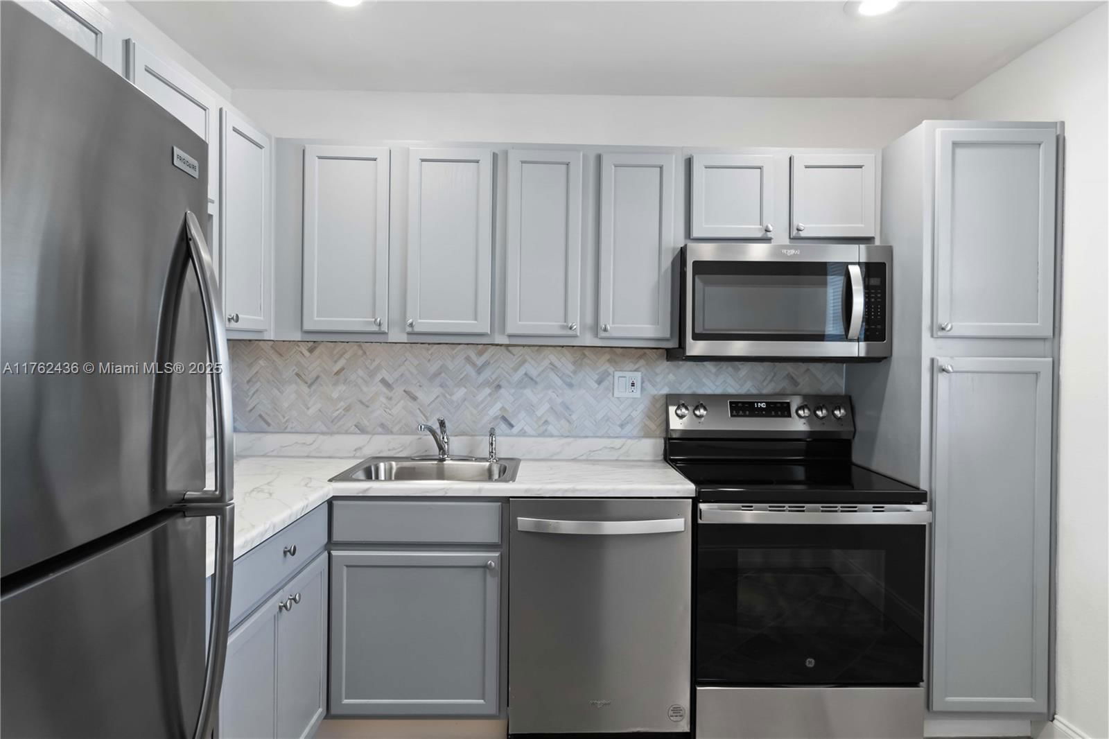 Real estate property located at 8300 Sands Point Blvd K304, Broward, Sands Point Condominium I, Tamarac, FL