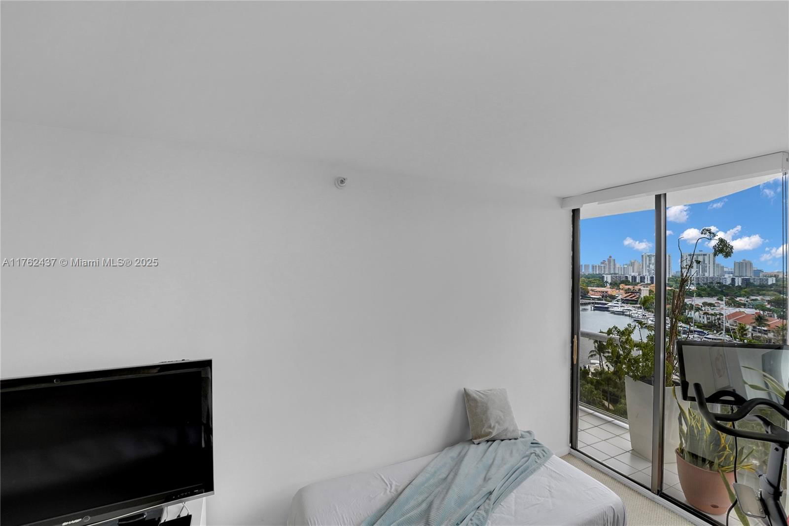 Real estate property located at 3610 Yacht Club Dr #1014, Miami-dade, Portsview @ The Waterways, Aventura, FL
