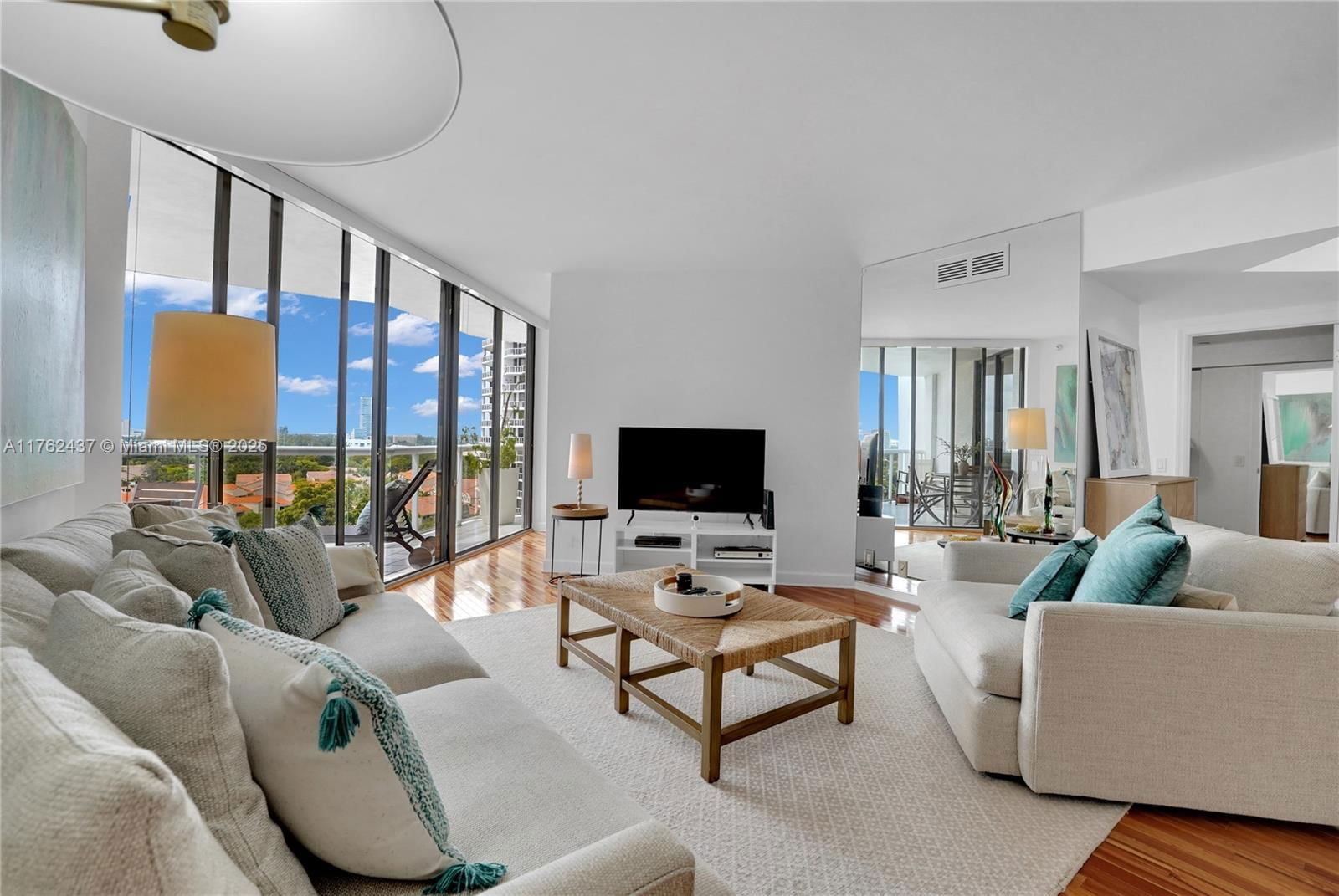Real estate property located at 3610 Yacht Club Dr #1014, Miami-dade, Portsview @ The Waterways, Aventura, FL