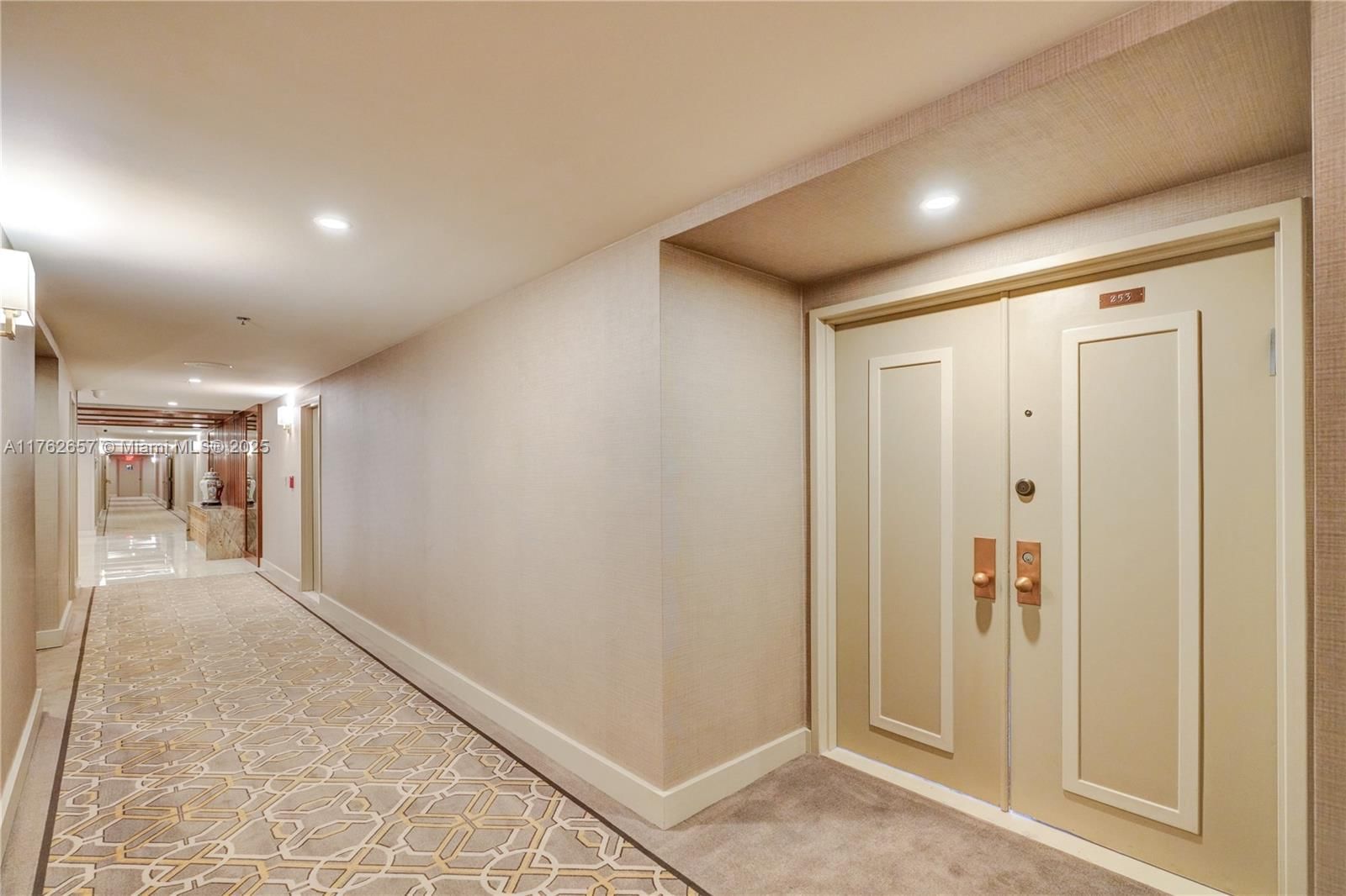 Real estate property located at 11113 Biscayne Blvd #253, Miami-dade, Jockey Club Iii Condo, Miami, FL