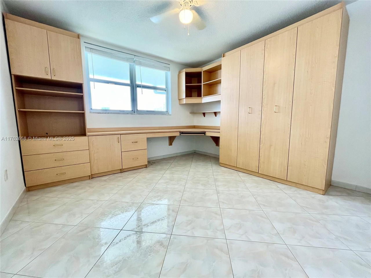 Real estate property located at 2861 Leonard Dr F601, Miami-dade, Point East Sec Ii Condo, Aventura, FL