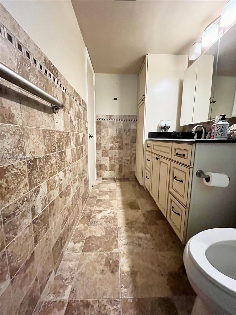 Real estate property located at 2861 Leonard Dr F601, Miami-dade, Point East Sec Ii Condo, Aventura, FL