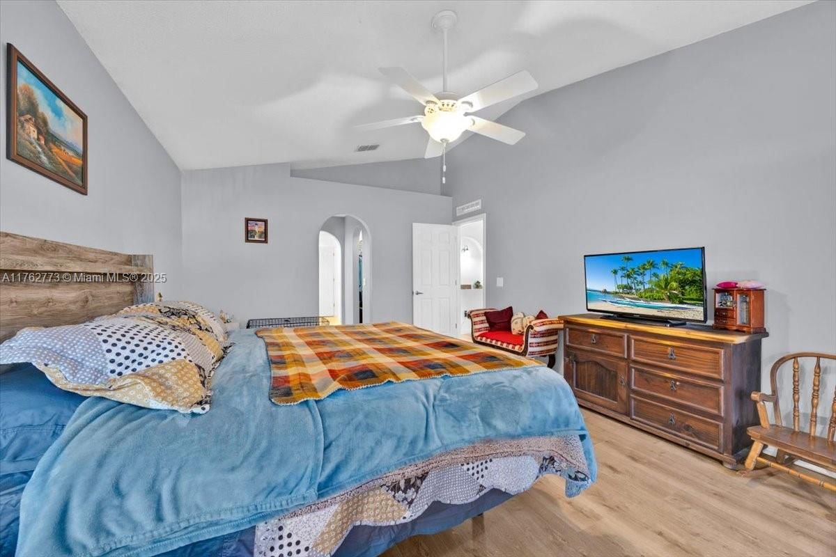 Real estate property located at 335 ASHFORD DR, Polk, Holly Hill Estates, Davenport, FL