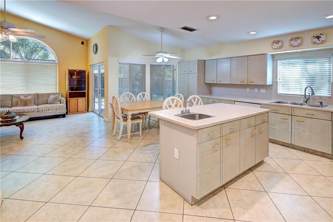 Real estate property located at 10339 Santiago St, Broward, Embassy Lakes, Cooper City, FL