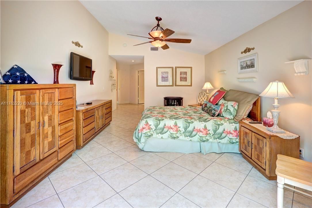 Real estate property located at 10339 Santiago St, Broward, Embassy Lakes, Cooper City, FL