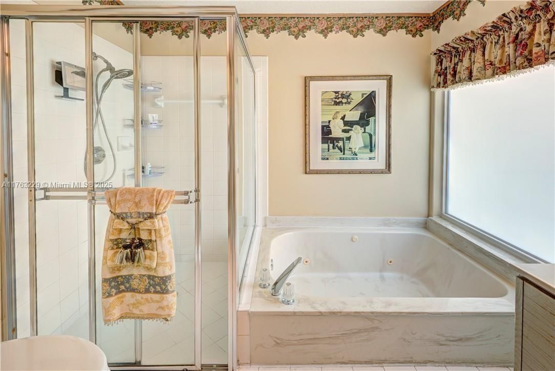 Real estate property located at 10339 Santiago St, Broward, Embassy Lakes, Cooper City, FL