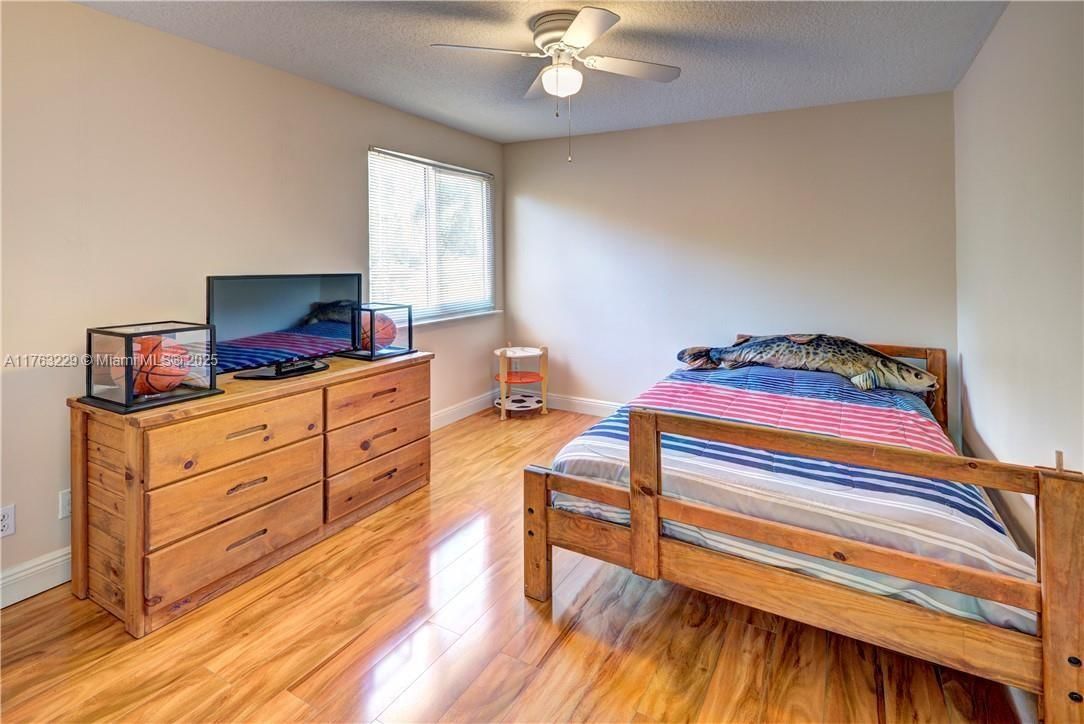 Real estate property located at 10339 Santiago St, Broward, Embassy Lakes, Cooper City, FL