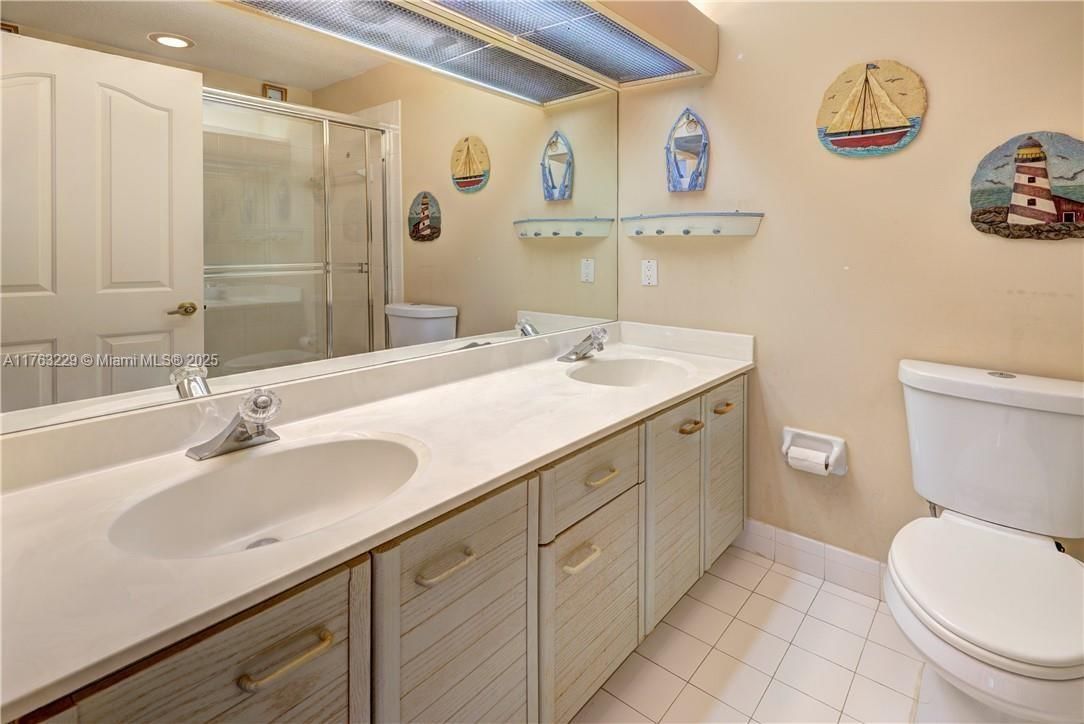 Real estate property located at 10339 Santiago St, Broward, Embassy Lakes, Cooper City, FL