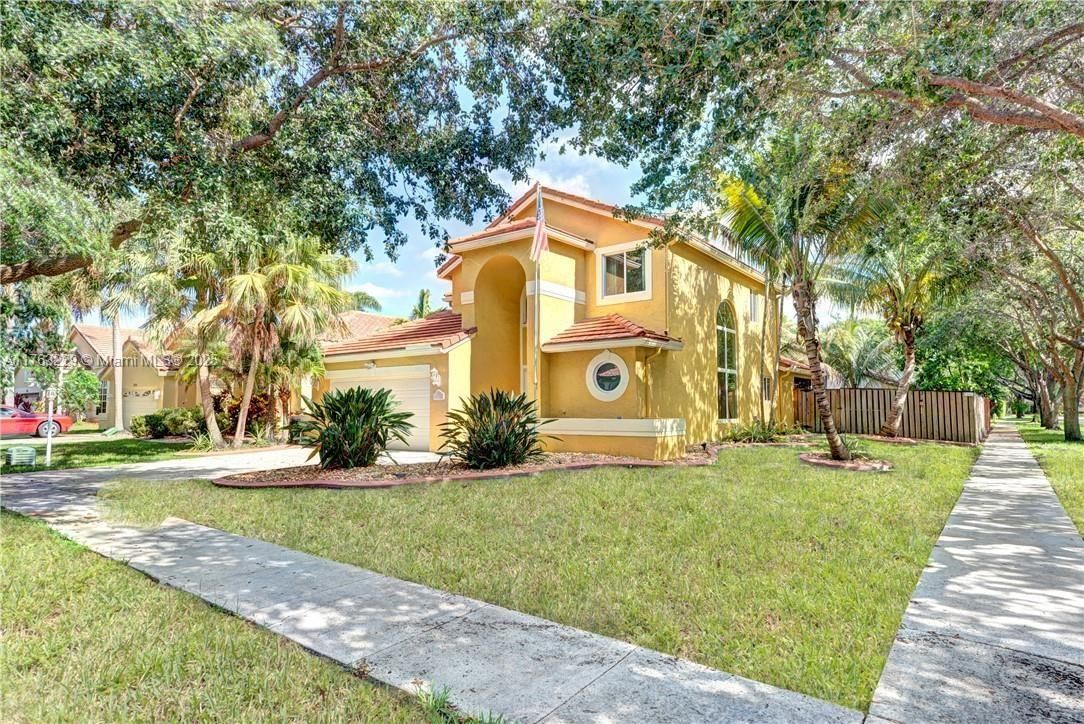 Real estate property located at 10339 Santiago St, Broward, Embassy Lakes, Cooper City, FL