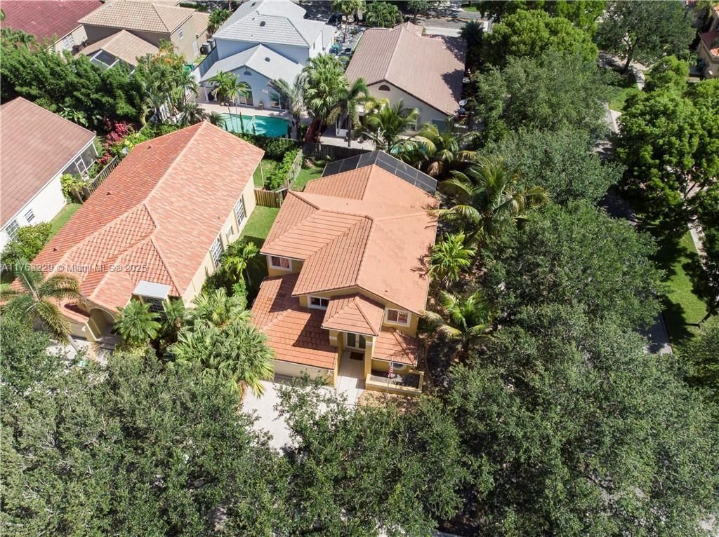 Real estate property located at 10339 Santiago St, Broward, Embassy Lakes, Cooper City, FL