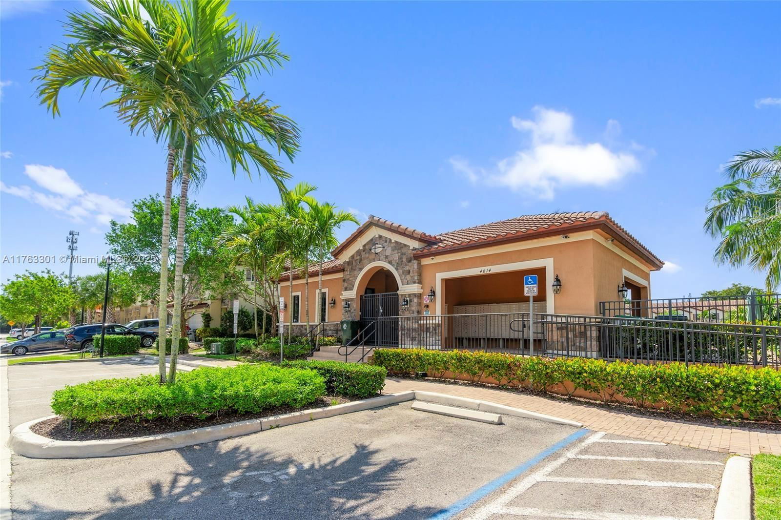 Real estate property located at 3961 Allerdale Pl, Broward, Simonton Court, Coconut Creek, FL