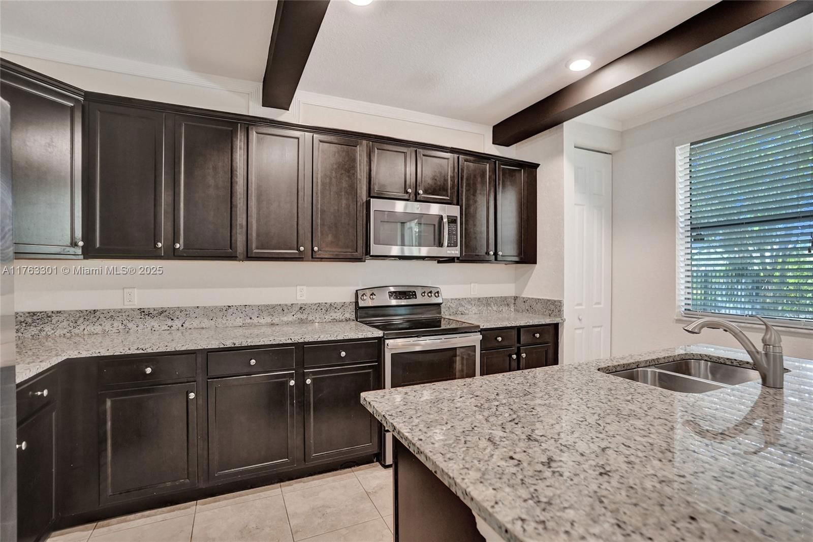 Real estate property located at 3961 Allerdale Pl, Broward, Simonton Court, Coconut Creek, FL