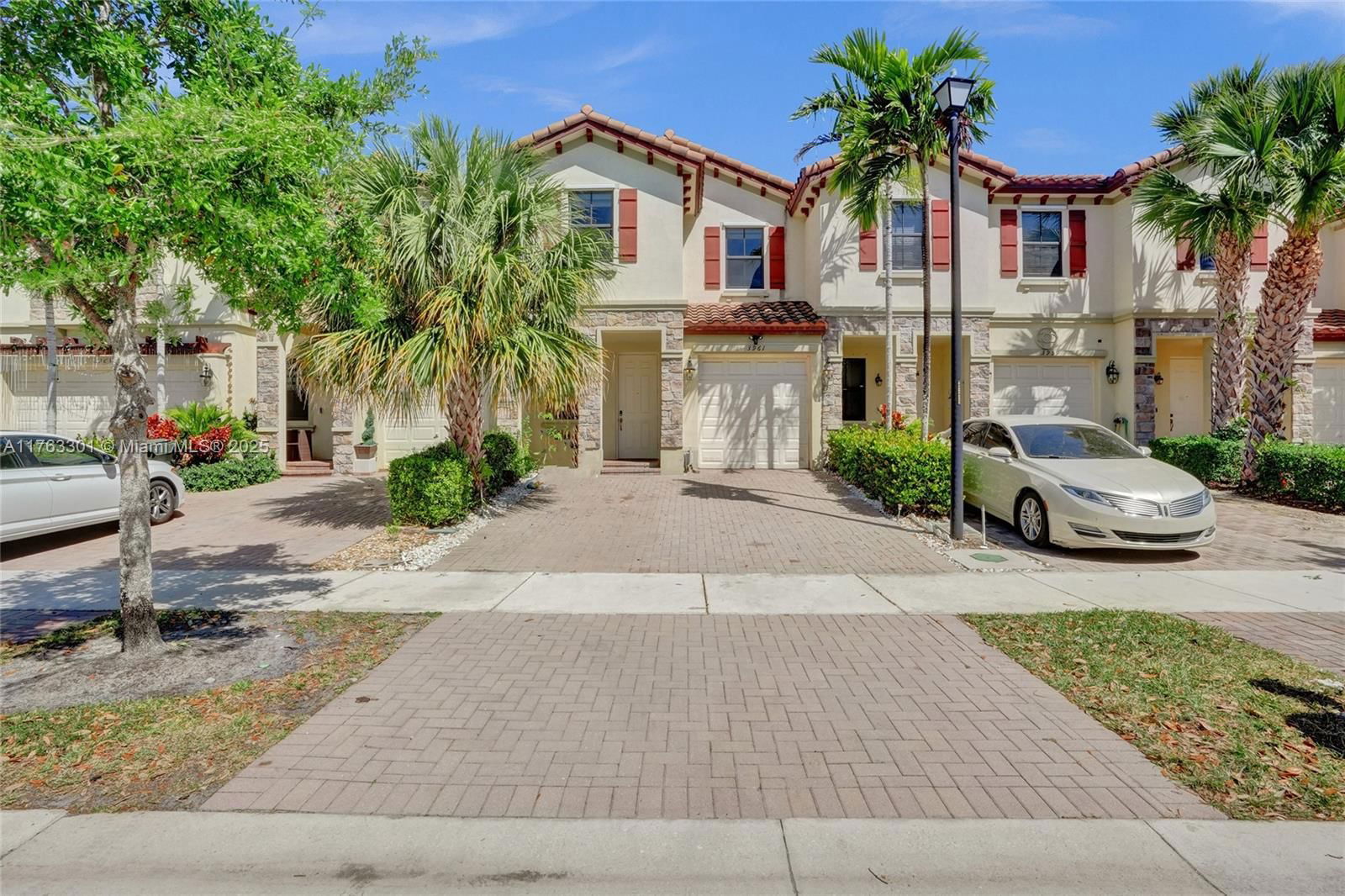 Real estate property located at 3961 Allerdale Pl, Broward, Simonton Court, Coconut Creek, FL